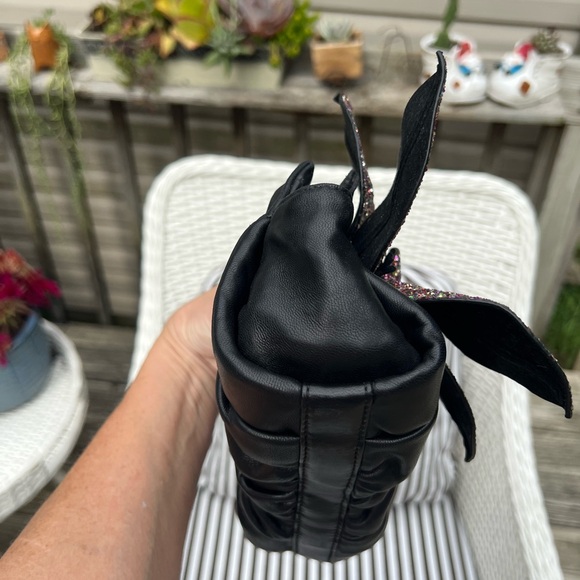 RARE Henri Bendel Orchid Black Leather Clutch - Picture 8 of 12